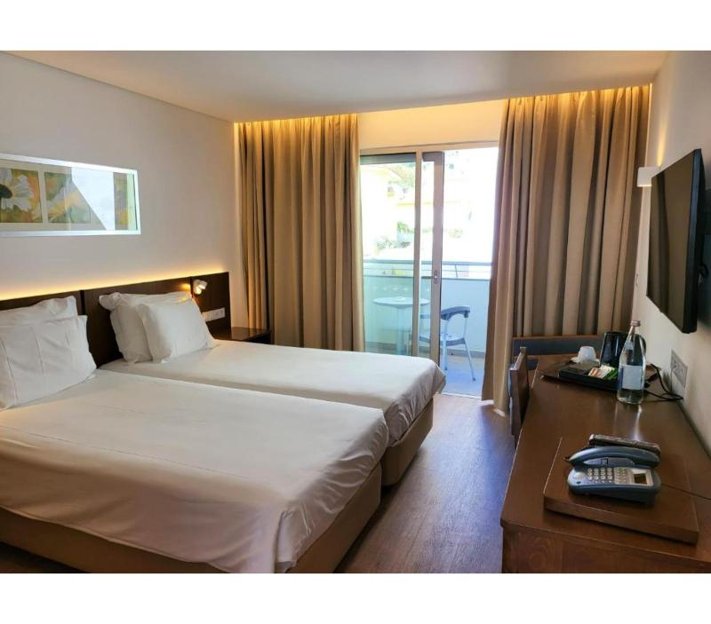 Hotel Roca Mar - Oda