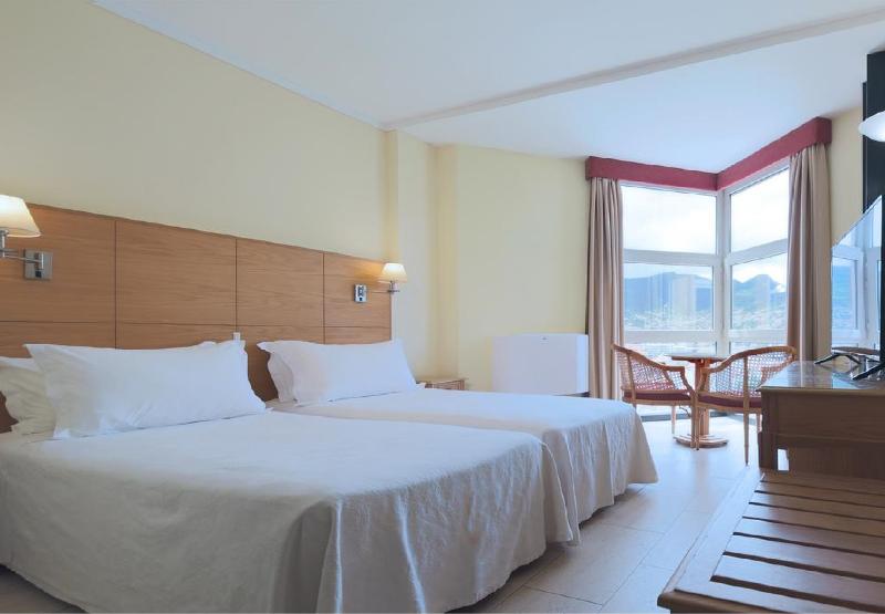 Baia Madeira Hotel - Oda