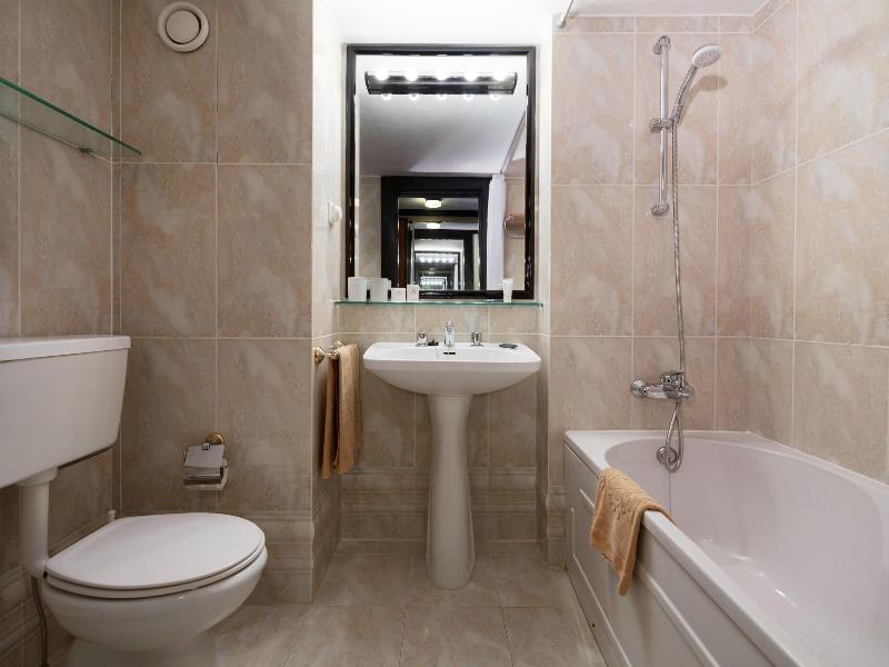 Baia Madeira Hotel - Oda