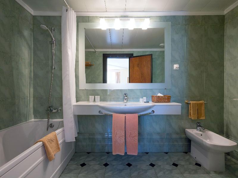Baia Madeira Hotel - Oda