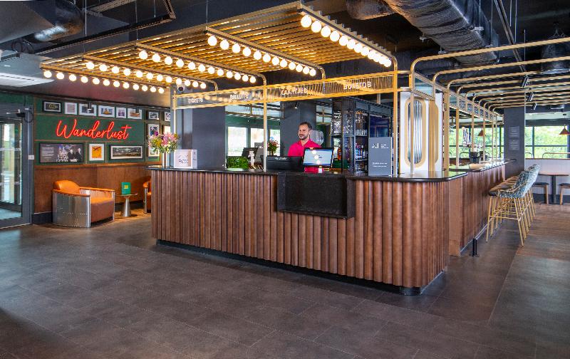 ibis Styles London Gatwick Airport - Lobi