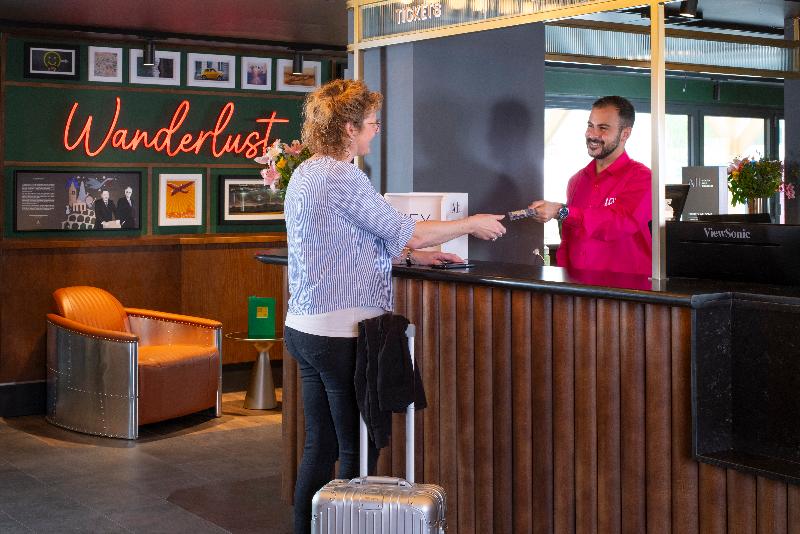 ibis Styles London Gatwick Airport - Lobi