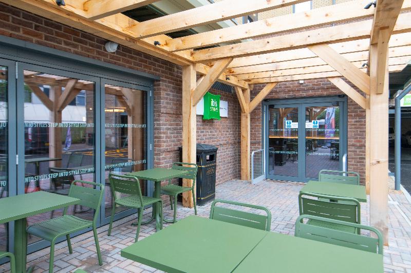 ibis Styles London Gatwick Airport - Teras