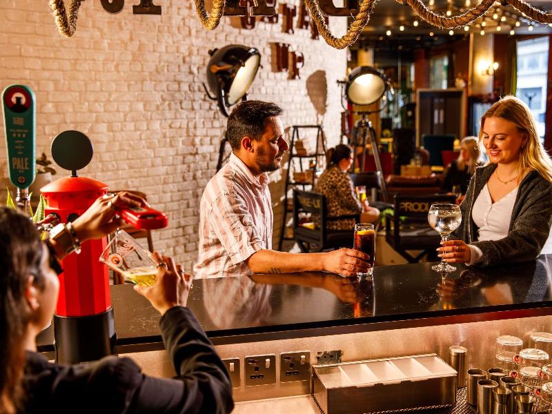 Ibis Styles London Southwark - Borough Pazarı'nın - Bar