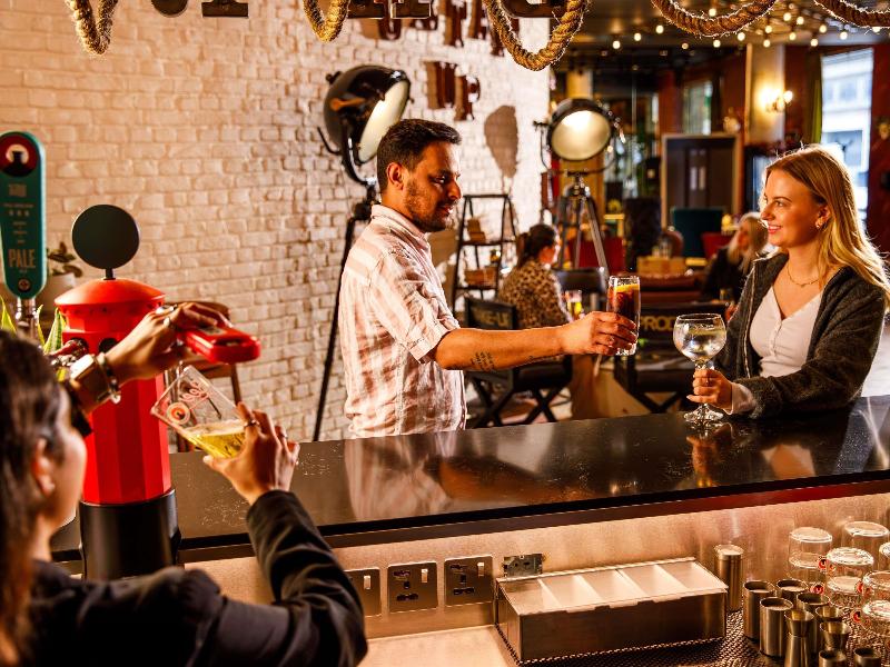 Ibis Styles London Southwark - Borough Pazarı'nın - Bar