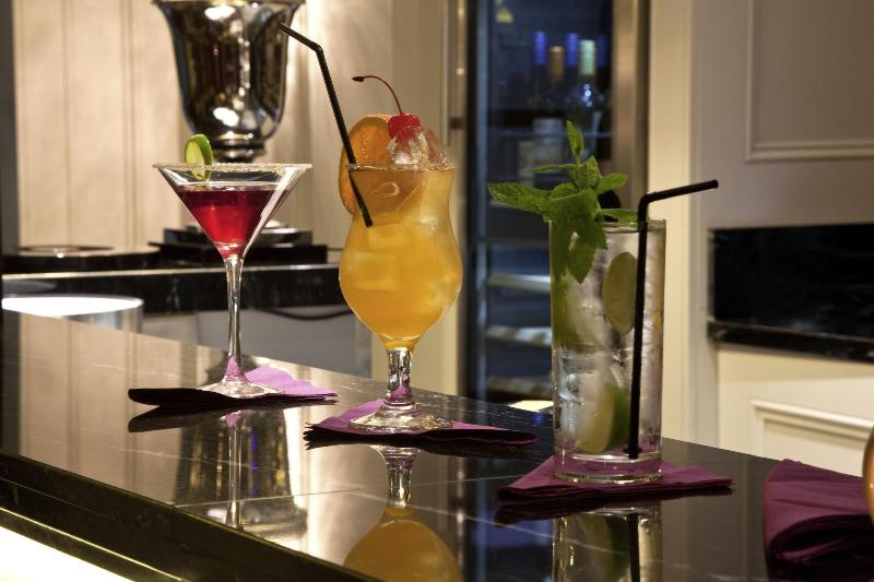 Doubletree by Hilton Greenwich - Bar