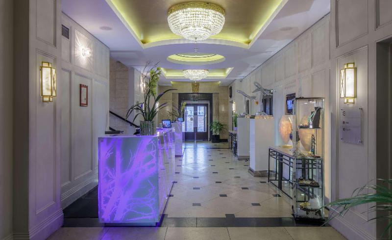 Doubletree by Hilton Greenwich - Genel
