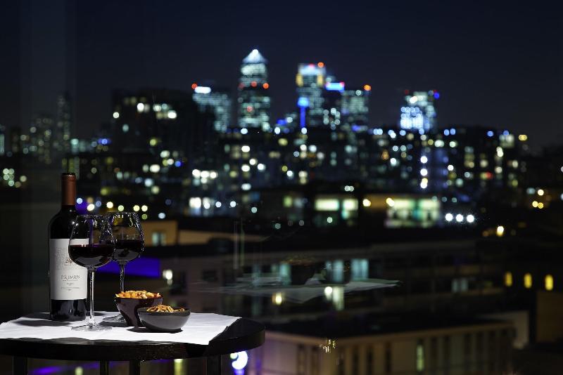 Doubletree by Hilton Greenwich - Genel