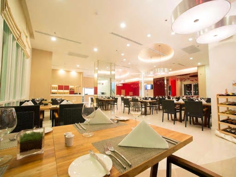 Sleep With Me Hotel design hotel @ Patong - Restoran