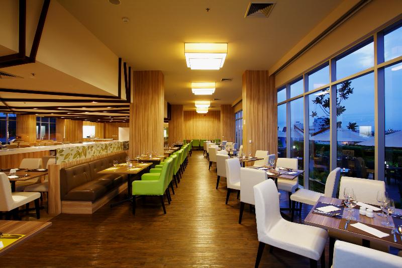 Centara Life Government Complex Hotel & Convention - Restoran