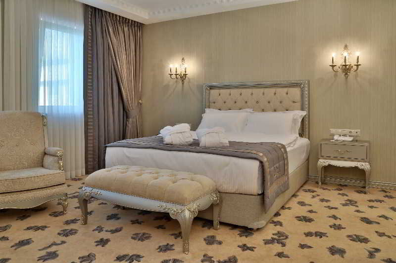 Cassiel Hotel