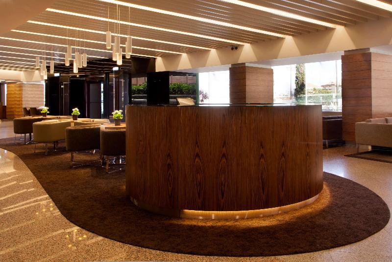Ramada by Wyndham Lisbon - Lobi