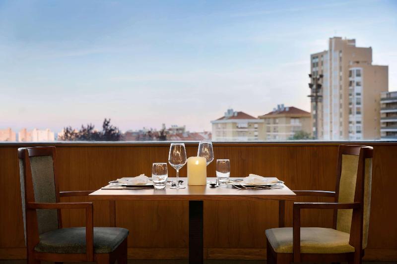 Ramada by Wyndham Lisbon - Restoran