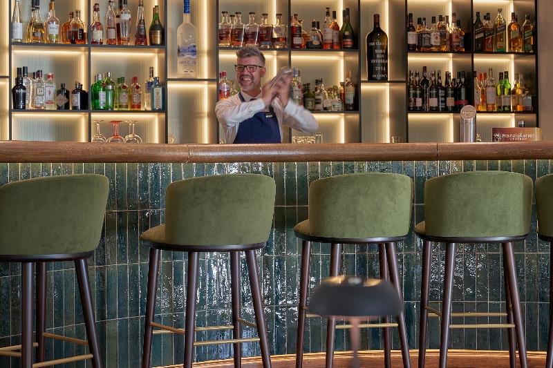 The Cliff Bay Resort - Bar