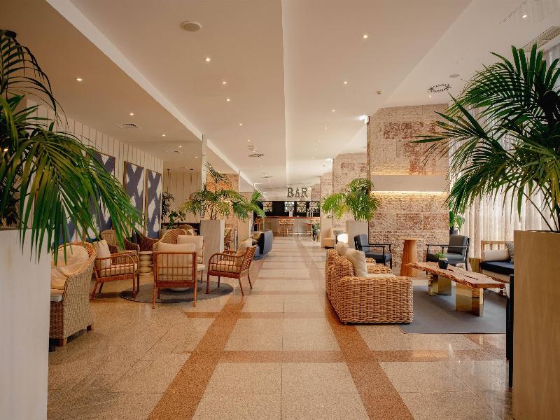Tryp Lisboa Caparica Mar Hotel - Lobi