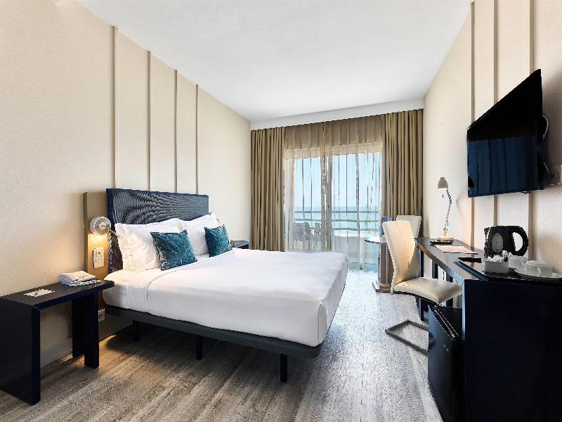 Tryp Lisboa Caparica Mar Hotel - Oda
