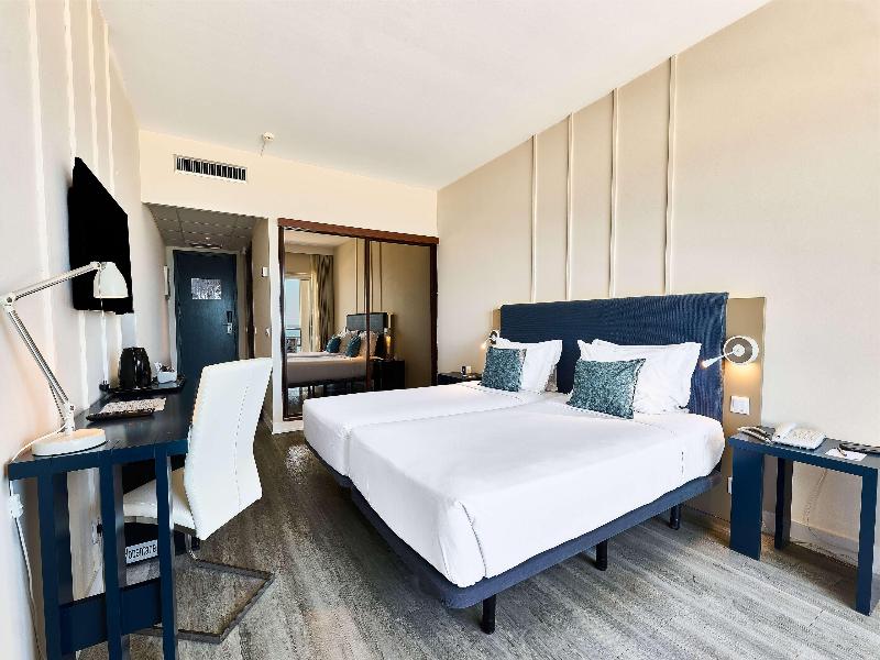 Tryp Lisboa Caparica Mar Hotel - Oda