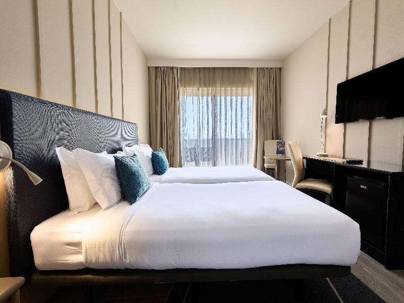 Tryp Lisboa Caparica Mar Hotel - Oda