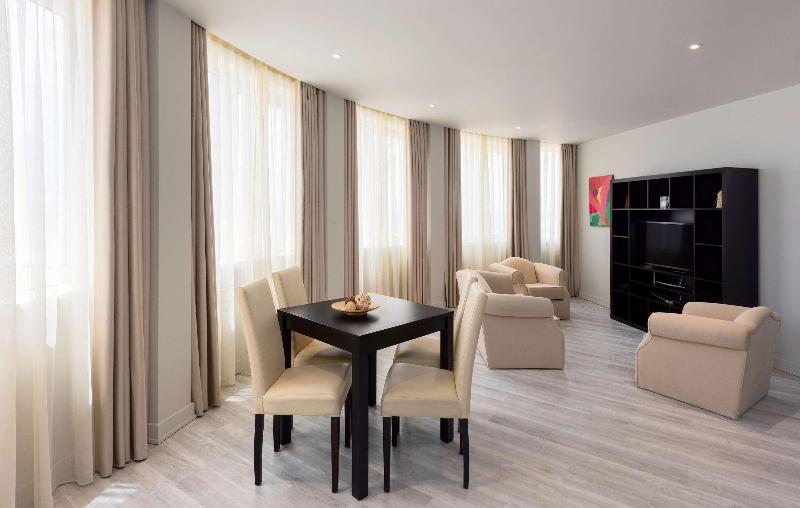 Tryp Lisboa Caparica Mar Hotel - Oda