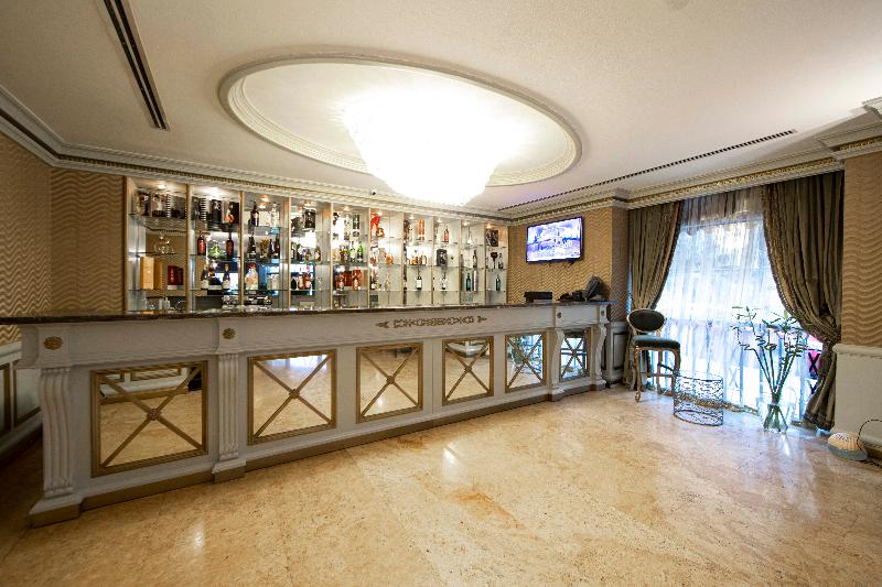 Sapphire Inn - Bar