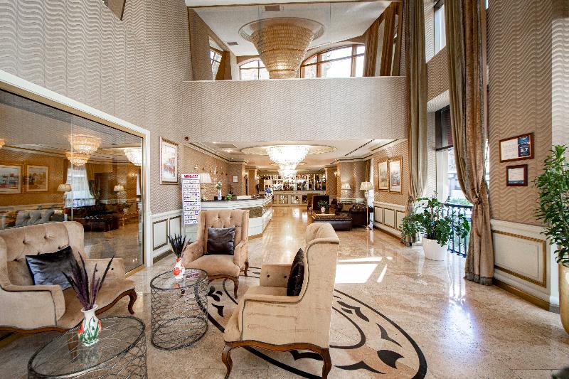 Sapphire Inn - Lobi