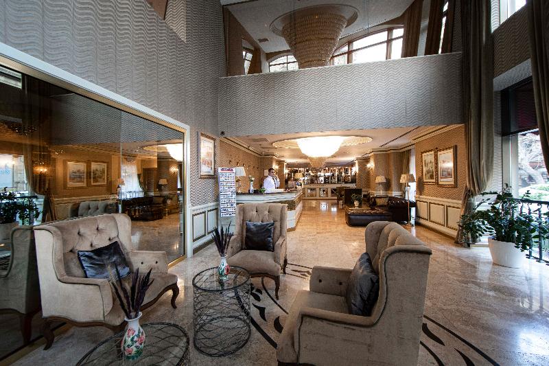Sapphire Inn - Lobi