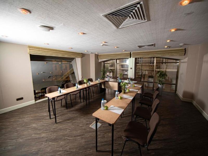 Sapphire Inn - Toplantı
