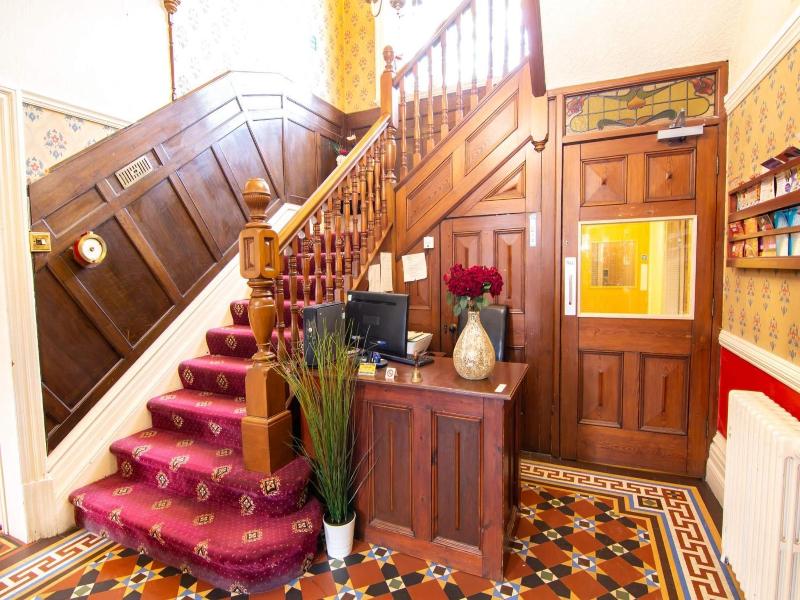 Trivelles Park Hotel - Lobi