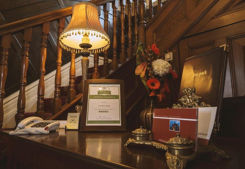 Trivelles Park Hotel - Lobi