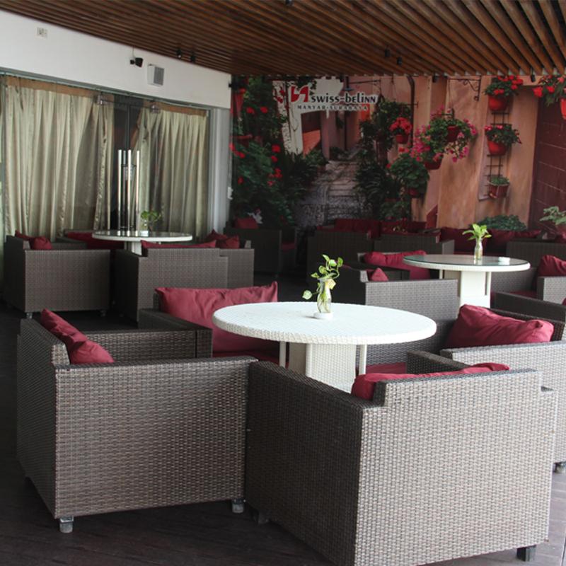 Swiss-Belinn Manyar Surabaya - Bar