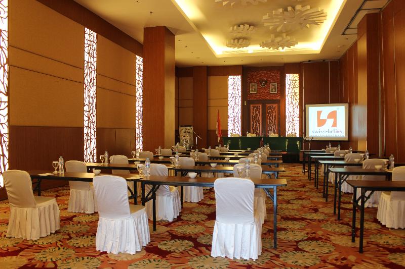Swiss-Belinn Manyar Surabaya - Toplantı