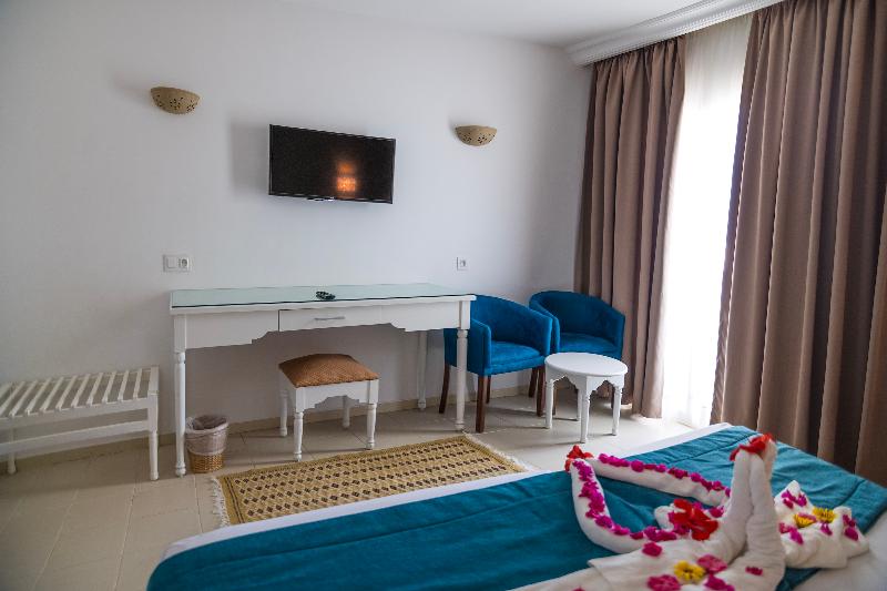 Hotel TMK Marine Beach by Turismak - Oda