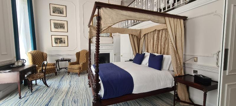 Commodore Hotel London - Genel