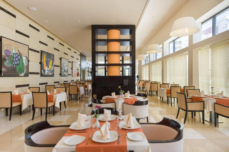 Le Corail Suites Hotel - Restoran