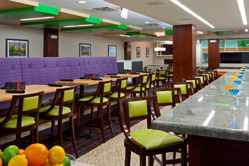 Holiday Inn Clark - Newark Area - Bar