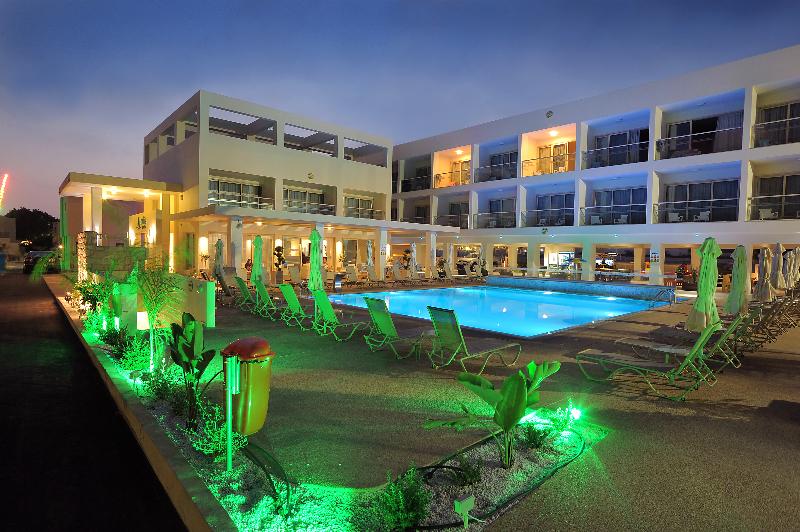 Nelia Gardens - Genel