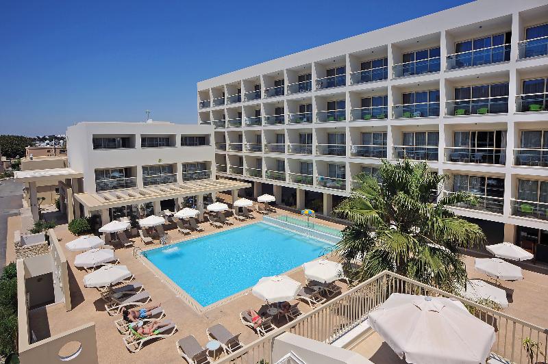 Nelia Gardens - Havuz