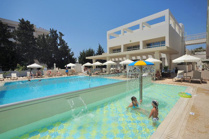 Nelia Gardens - Havuz