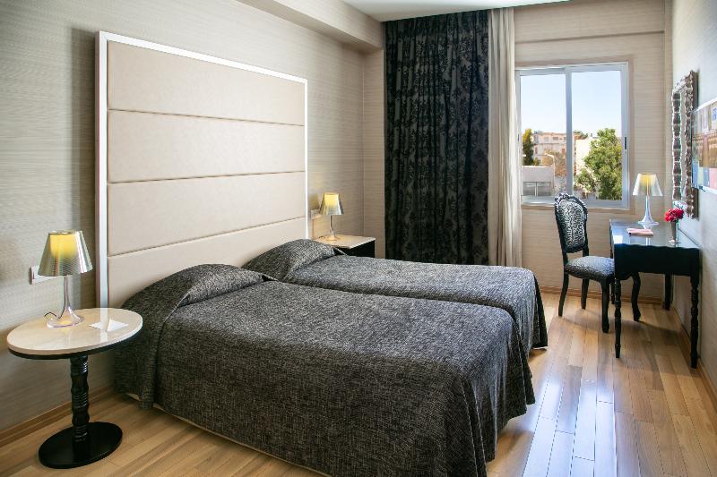 Cleopatra Hotel - Genel