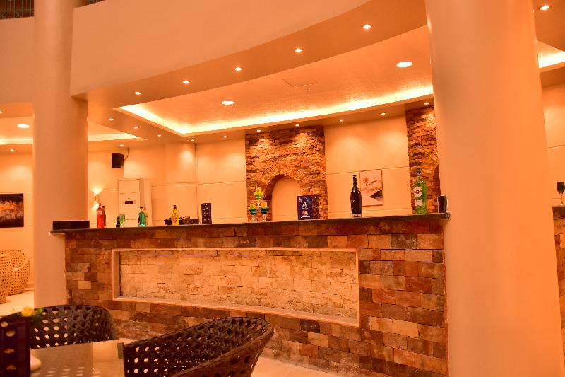 Dive Inn Resort - Bar