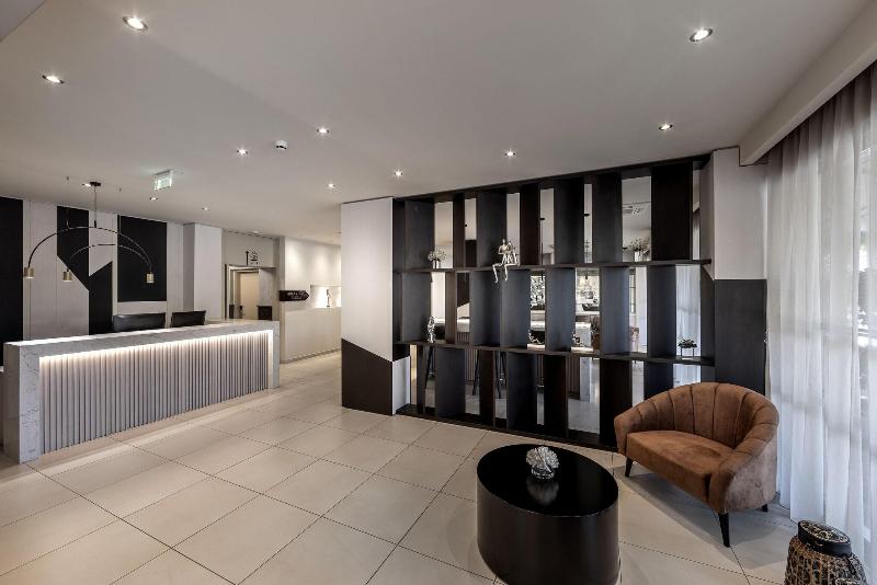 Almond Business Suites - Lobi