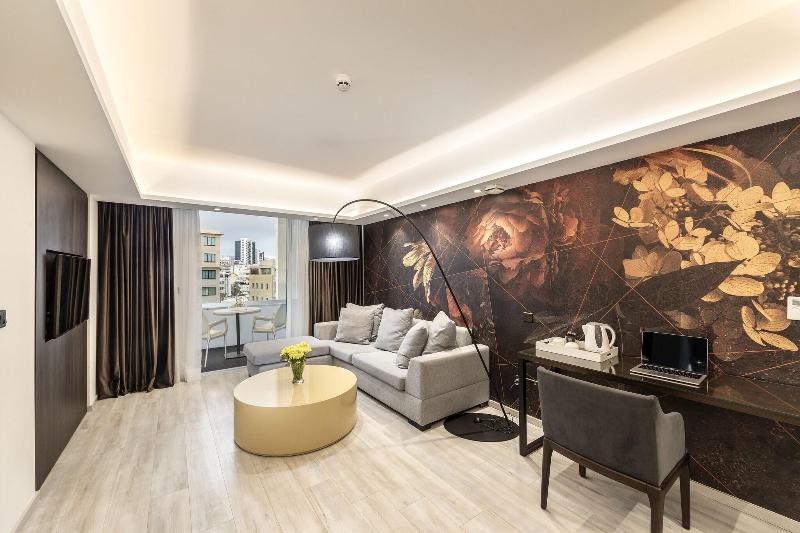 Almond Business Suites - Oda