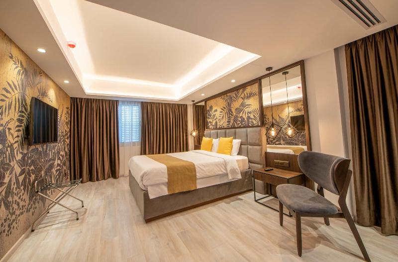 Almond Business Suites - Oda