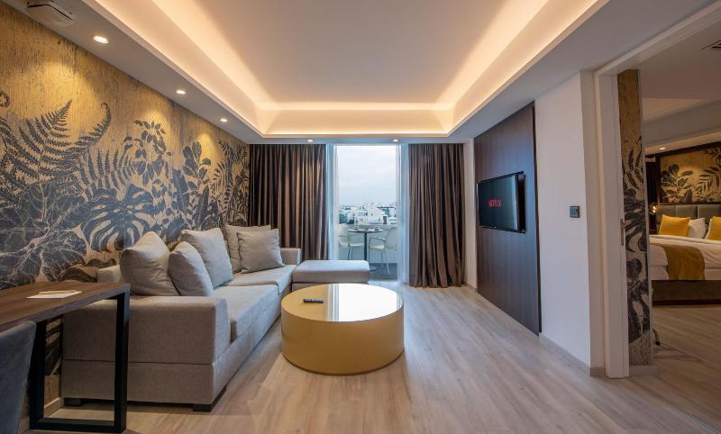 Almond Business Suites - Oda