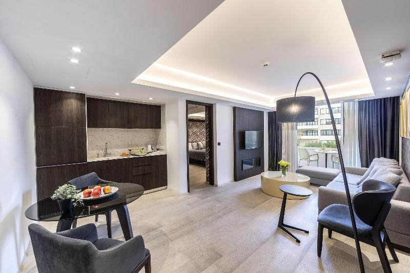 Almond Business Suites - Oda