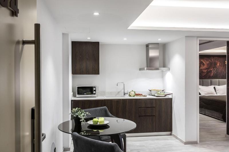 Almond Business Suites - Oda