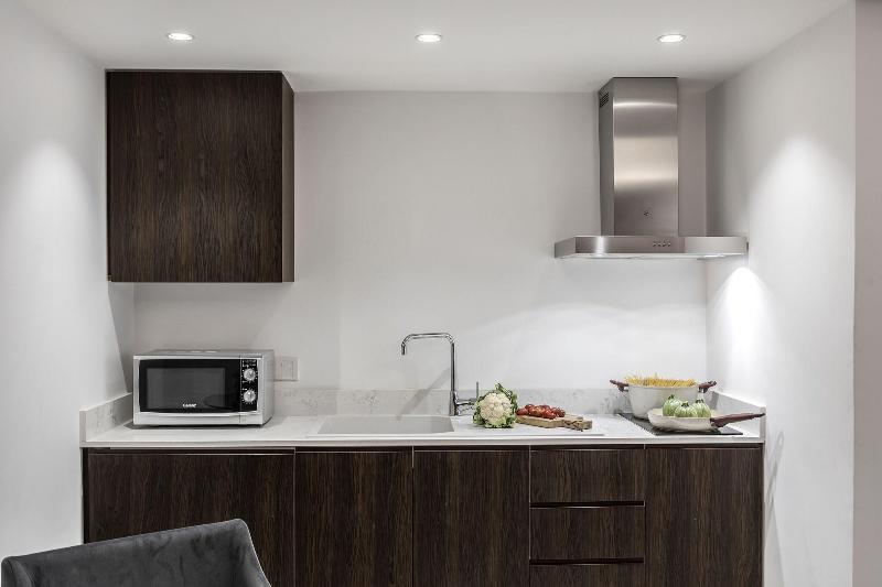 Almond Business Suites - Oda