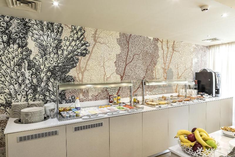 Almond Business Suites - Restoran