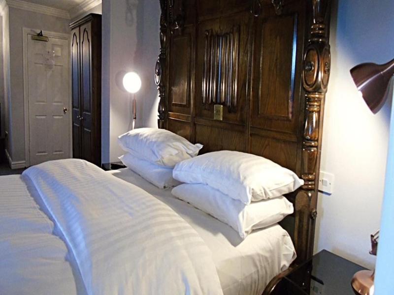 The Lion Hotel - Genel
