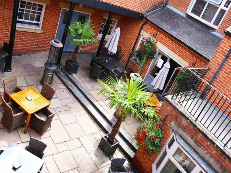 The Lion Hotel - Genel